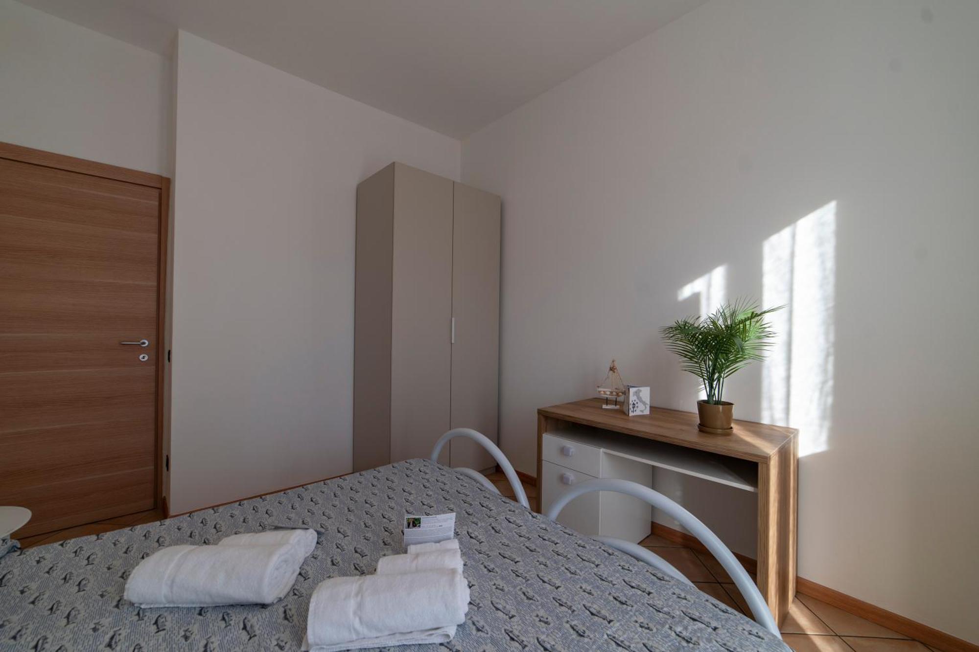 Appartamento La Casa Dei Carta-New & Chic Lovere Esterno foto